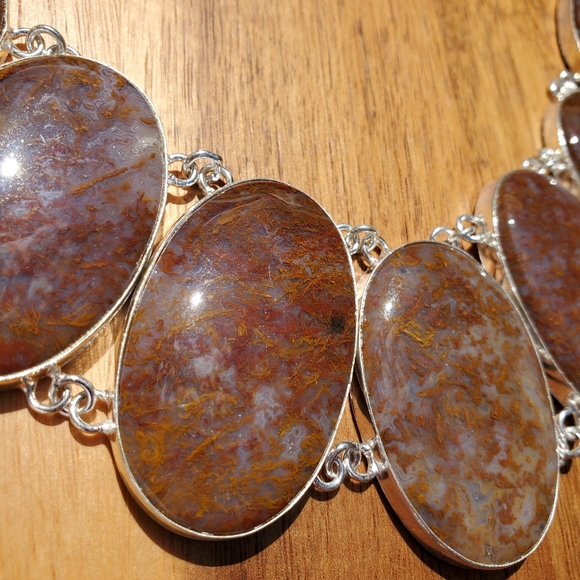 New Oversized Seam Agate Silver Statement Necklace. - Picture 10 of 13